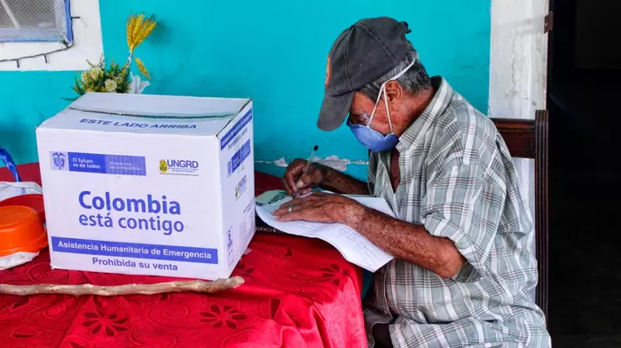 Puerta a puerta, Alcaldía Distrital entrega 698 ayudas alimentarias más a adultos mayores en Barrancabermeja