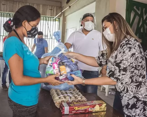 ¡Le cumplimos a las víctimas! Iniciamos la entrega de 1.500 ayudas humanitarias de transición a esta población en Barrancabermeja Facebook Twitter LinkedIn WhatsApp Email Compartir